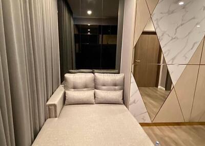 1-BR Condo at Whizdom Essence Sukhumvit near BTS Punnawithi