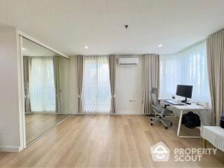 2-BR Condo at Baan Siri Silom near BTS Surasak