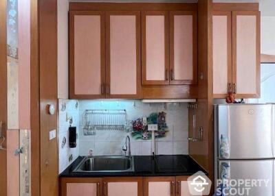 2-BR Condo at Pathumwan Resort near BTS Phaya Thai