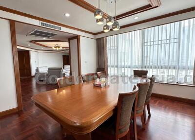 4 Bedrooms Condo with Study Room - Sukhumvit soi 26, Khlong Toei