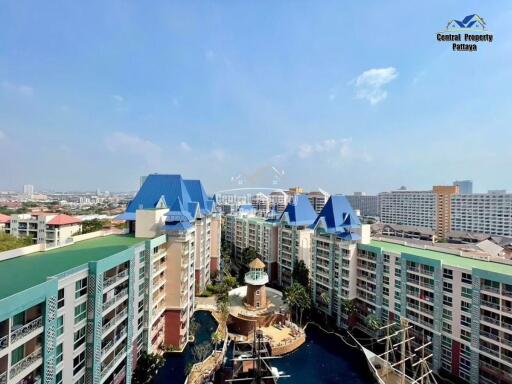 Direct from developer, newly built, modern, fully furnished 1 bedroom, 1 bathroom in central Jomtien.