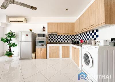 Don’t miss this large 1bedroom 80 sqm. Located near the popular beach Pattaya