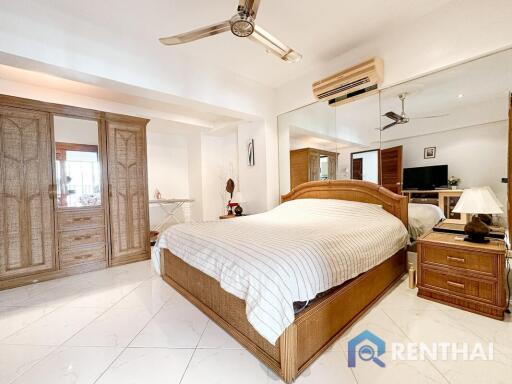 Don’t miss this large 1bedroom 80 sqm. Located near the popular beach Pattaya