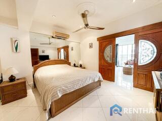 Don’t miss this large 1bedroom 80 sqm. Located near the popular beach Pattaya