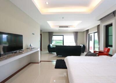 3 bedroom apartment at UHome