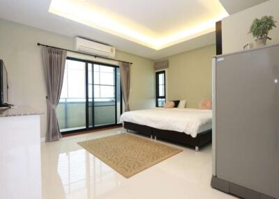 3 bedroom apartment at UHome