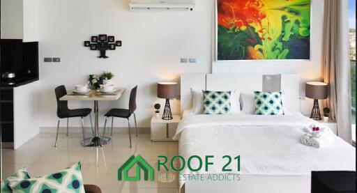 Luxury Condo, Sea View  for Sale in Wongamat Beach area Close to Terminal 21, Pattaya CB-0533