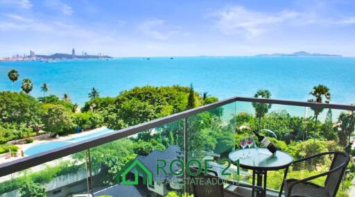 Luxury Condo, Sea View  for Sale in Wongamat Beach area Close to Terminal 21, Pattaya