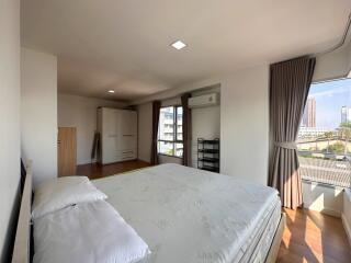 1-bedroom spacious condo for sale 400m from BTS Pra Khanong