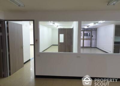 Commercial for Rent in Khlong Ton Sai