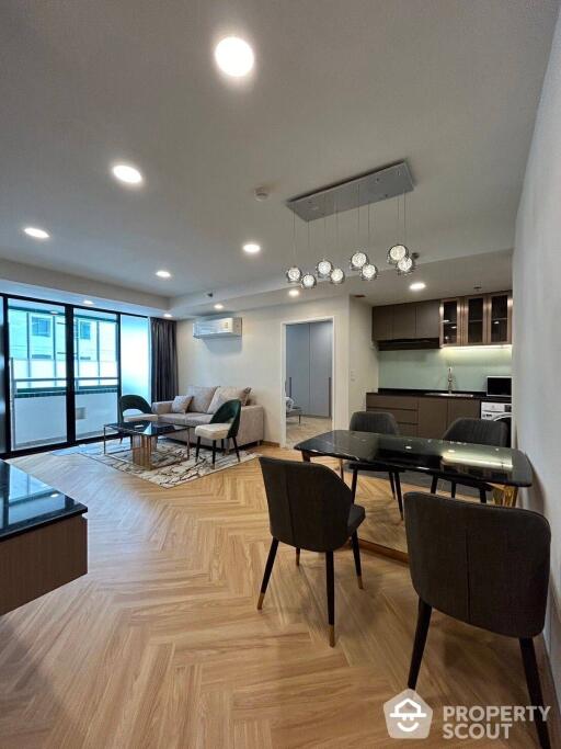 2-BR Condo at Las Colinas near BTS Asok