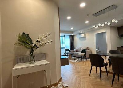 2-BR Condo at Las Colinas near BTS Asok