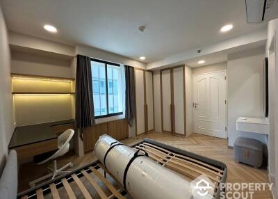 2-BR Condo at Las Colinas near BTS Asok