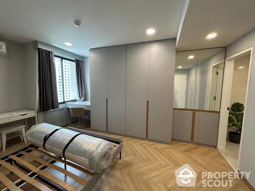 2-BR Condo at Las Colinas near BTS Asok