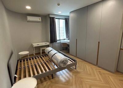 2-BR Condo at Las Colinas near BTS Asok