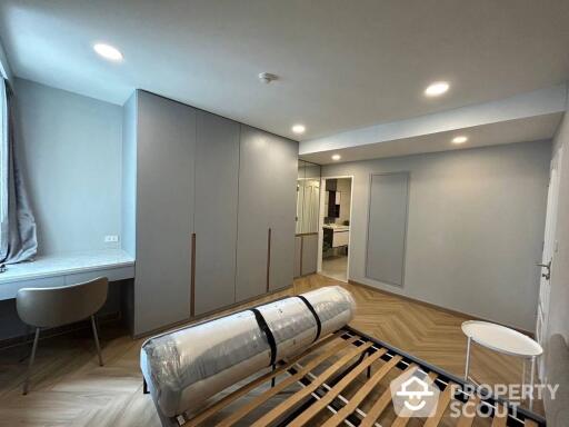 2-BR Condo at Las Colinas near BTS Asok