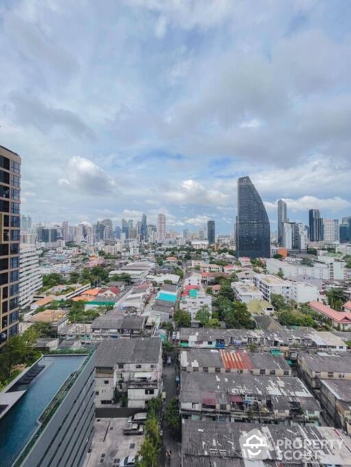 1-BR Condo at Oka Haus Sukhumvit 36 near BTS Thong Lor