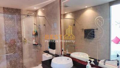 2 Bedrooms Condo in The Riviera Ocean Drive Jomtien C011875