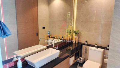 2 Bedrooms Condo in The Riviera Ocean Drive Jomtien C011875