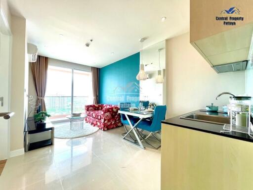 Direct from developer, newly built, modern, fully furnished 1 bedroom, 1 bathroom in central Jomtien.