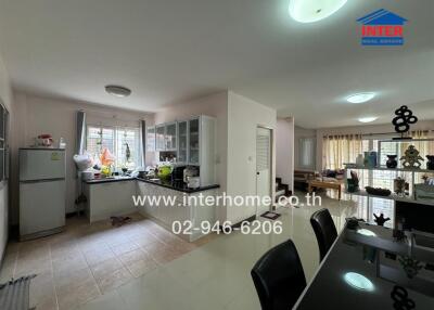 Modern kitchen with dining area