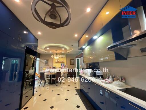 Modern kitchen with dining area