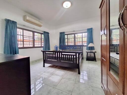 3 Bedrooms House in Ponthep 1 East Pattaya H008387