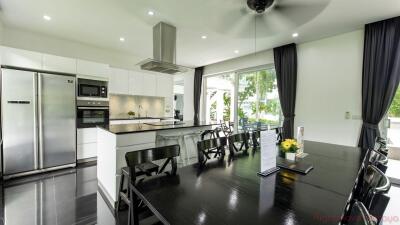 5 Bed House For Sale In Phoenix