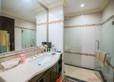 Studio Condo For Sale In Central Pattaya - LK Legend