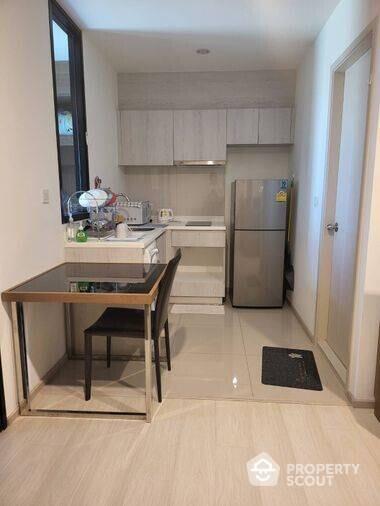 1-BR Condo at Life Asoke near ARL Makkasan