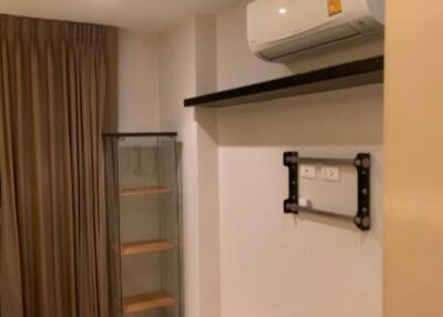 1-BR Condo at The Niche Sukhumvit 49 near MRT Phetchaburi