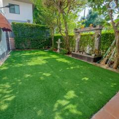 Spacious garden with well-maintained lawn