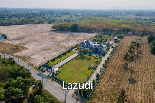 Black Mountain : Luxurious stately villa in Hin Lek Fai