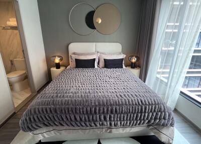 Luxury 3-Bedroom Condo Sukhumvit 40