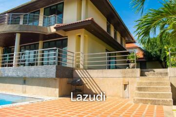 Stunning 4 bed 4 bath in Thongson bay