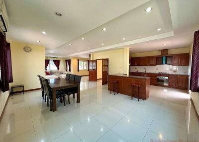 4 Bed House For Sale In East Pattaya - Lakeside Court 2