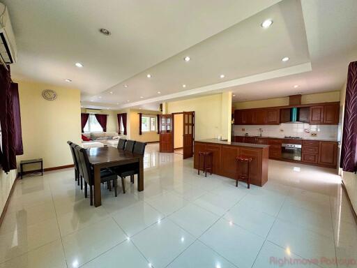 4 Bed House For Sale In East Pattaya - Lakeside Court 2