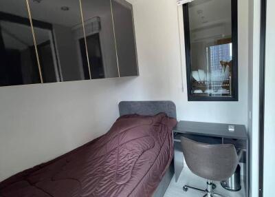 2-BR Condo at Life Asoke near ARL Makkasan