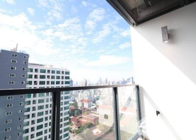 1-BR Condo at The Lofts Asoke near MRT Phetchaburi