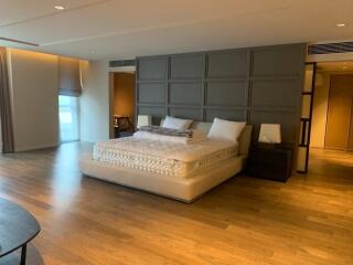 Rende Sukhumvit 23 – 3 bed duplex