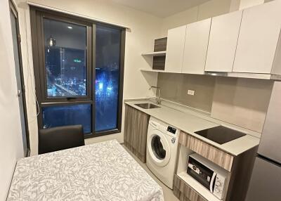 Modern kitchen with dining area