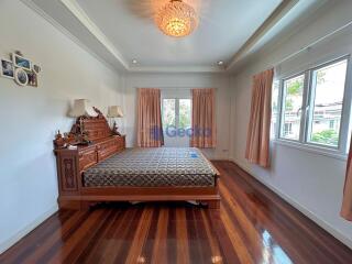 6 Bedrooms House East Pattaya H011647