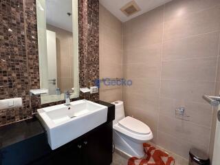 2 Bedrooms Condo in Cosy Beach View Pratumnak C011646