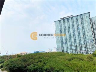 คอนโดนี้มี ห้องสตูดิโอ้  อยู่ในโครงการ คอนโดมิเนียมชื่อ Jomtien Beach Condominium 