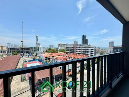 Apartment with 60 sq.m. of 2 bedrooms in an excellent location. At Pratumnak Hill Pattaya. price only 2.9 million baht.