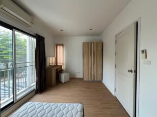 For Rent Bangkok Town House Patio Srinakarin-Rama 9 Krungthep Kreetha Bang Kapi