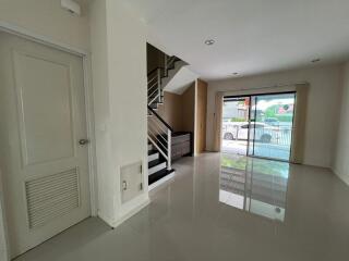 For Rent Bangkok Town House Patio Srinakarin-Rama 9 Krungthep Kreetha Bang Kapi