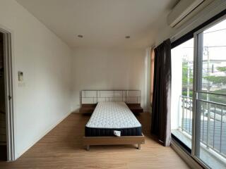 For Rent Bangkok Town House Patio Srinakarin-Rama 9 Krungthep Kreetha Bang Kapi