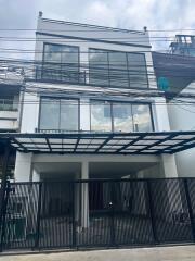 For Sale and Rent Bangkok Home Office Sukhumvit BTS Thong Lo Watthana