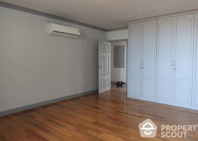 4-BR Condo at Ruamsuk Condominium near BTS Thong Lor